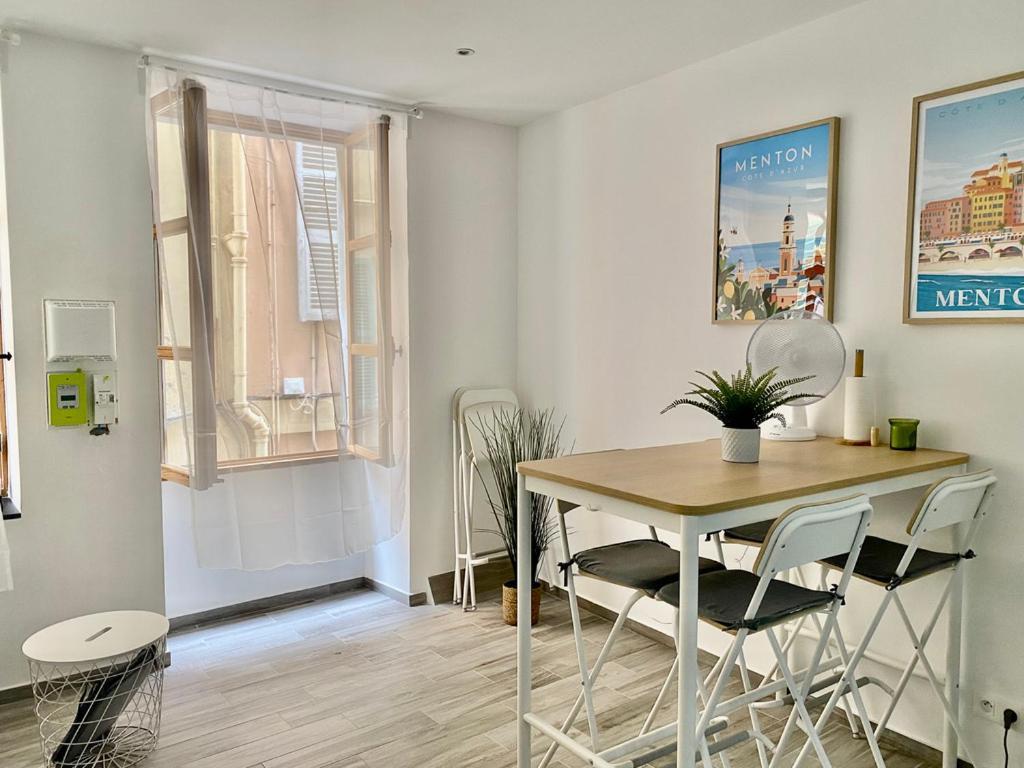 Apartamento Historical Rue Longue Menton Exterior foto